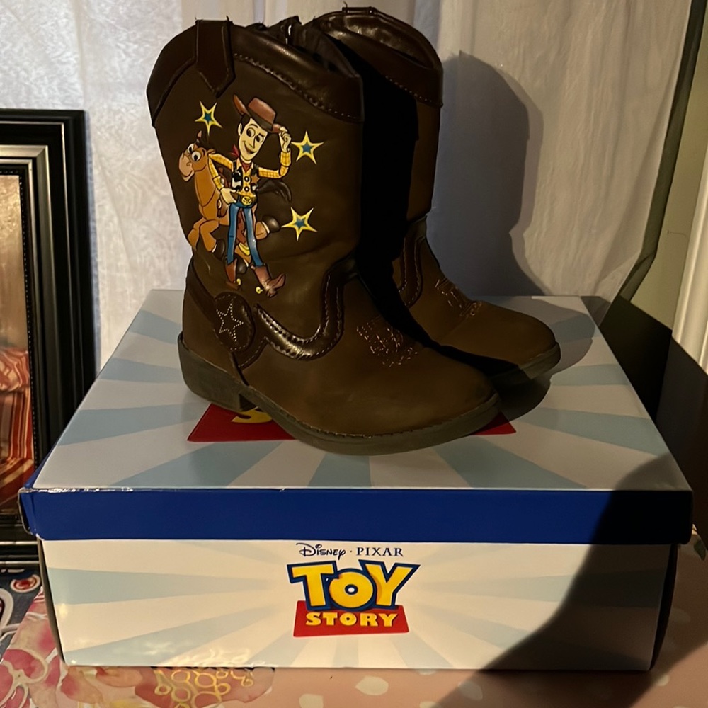 Woody cowboy boots